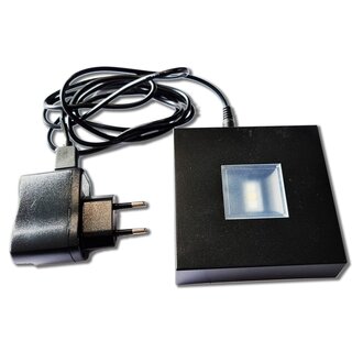 MONO INC. LED-Leuchtsockel für 3D Glaskristall Quader (Weiß + Color) Steckernetztteil